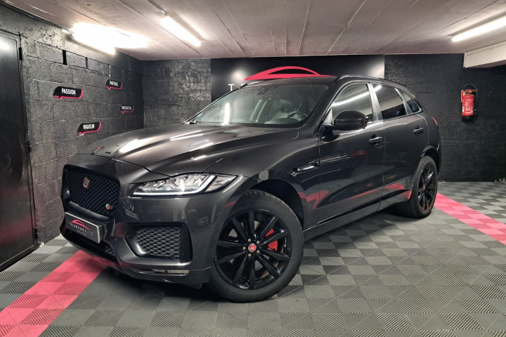 JAGUAR F-PACE