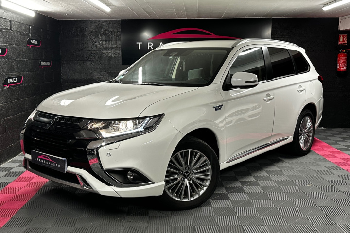 MITSUBISHI OUTLANDER PHEV