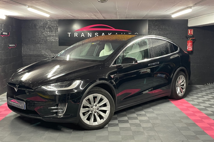 TESLA MODEL X