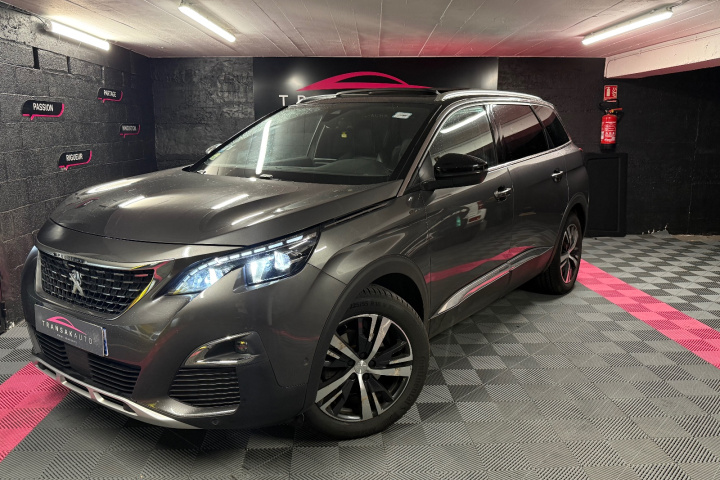 PEUGEOT 5008