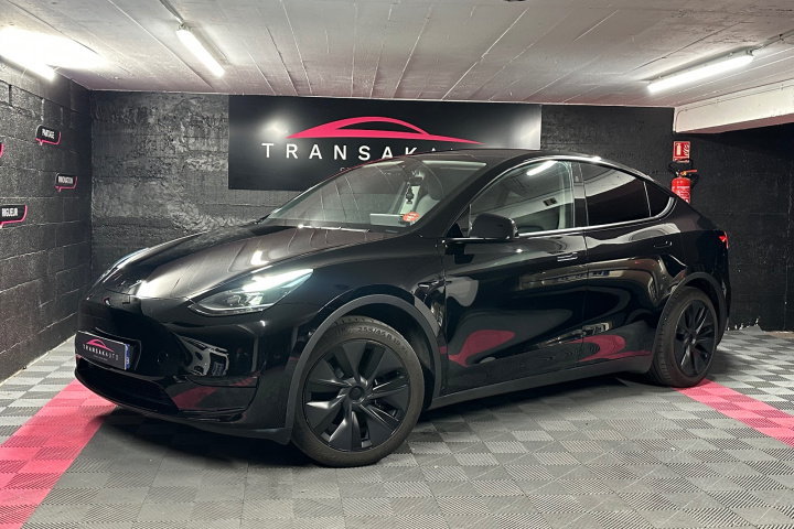 TESLA MODEL Y