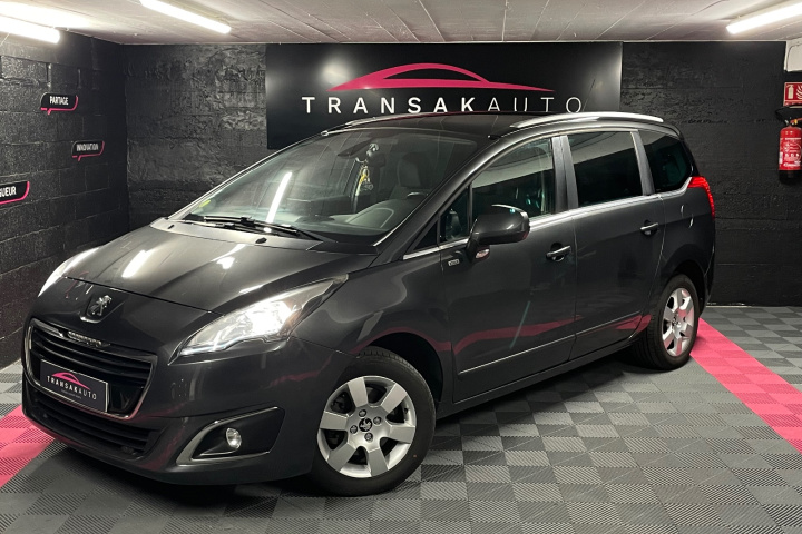 PEUGEOT 5008